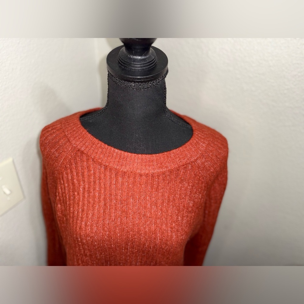 Vero Moda Rust Ribbed Sweater- Size Medium - Picture 3 of 9